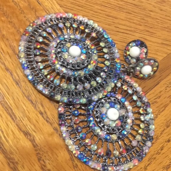 Round Metallic Earrings - Picture 3 of 3